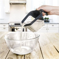 Δοχείο μεζούρα επικλεινές PMMA (BPA free) χωρητικότητας 0.5Lt με χερούλι Lacor