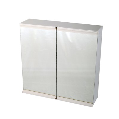 Καθρέπτης μπάνιου επιτοίχιας τοποθέτησης σε ορθογώνιο σχήμα με αποθηκευτικό χώρο ντουλάπι διαστάσεων 40x39x11cm