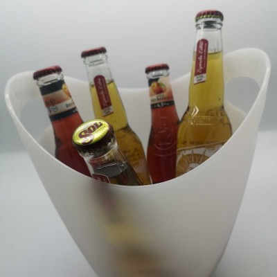 Σαμπανιέρα πλαστική PP σε λευκό χρώμα ματ με δύο χερούλια COLORATO