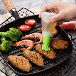 Μπουκάλι λαδιού με πινέλο διαστάσεων 12x5cm σε πράσινο χρώμα