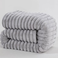 Κουβερτοπάπλωμα υπέρδιπλο Art 12522 διαστάσεων 220x240cm σε χρώμα γκρι Κουβερτοπάπλωμα υπέρδιπλο Art 12522 διαστάσεων 220x240cm σε χρώμα γκρι