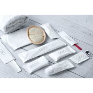 Σετ περιποίησης και ομορφιάς σε λευκή συσκευασία 