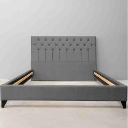 Κρεβάτι NAPOLI με ποδαράκια, ντυμένο με ύφασμα σε χρώμα σκούρο γκρι διαστάσεων 160x200cm