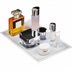 Amenities Mat αντιολισθητικό διαστάσεων 18x25cm σε λευκό χρώμα (ρολό 100 τεμαχίων)