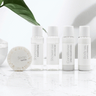 Αφρόλουτρα της σειράς LESSENTIEL σε μπουκαλάκι 35ml με άρωμα πράσινου τσαγιού