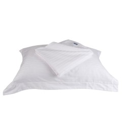 Μαξιλαροθήκη oxford σατέν-ρίγα διαστάσεων 52x72+5cm 80%βαμβάκι-20%πολυέστερ 220 κλωστές Μαξιλαροθήκη oxford σατέν-ρίγα διαστάσεων 52x72+5cm 80%βαμβάκι-20%πολυέστερ 220 κλωστές