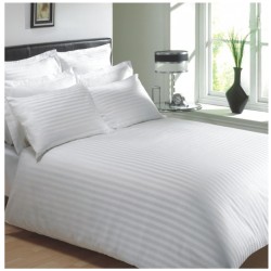 Μαξιλαροθήκη Oxford λευκή με ρίγα διαστάσεων 50x70cm 160TC με σύνθεση 50% βαμβάκι-50% πολυέστερ Ελληνικής κατασκευής