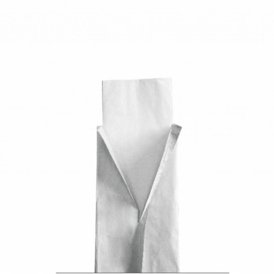 Συσκευασμένες χαρτοπετσέτες σε λευκό χάρτινο σακουλάκι με λευκή 33x33cm χαρτοπετσέτα μονόφυλλη