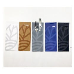 Χάρτινος φάκελος fin σε μπλε χρώμα διάσταση 85Χ190cm με χαρτοπετσέτα δίφυλλη λευκή συσκευασία των 500 τμχ