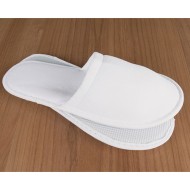 Παντόφλες πολυτελείας κλειστές πετσετέ με σόλα πάχους 5mm σε λευκό χρώμα