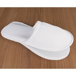 Παντόφλες πολυτελείας κλειστές πετσετέ με σόλα πάχους 5mm σε λευκό χρώμα