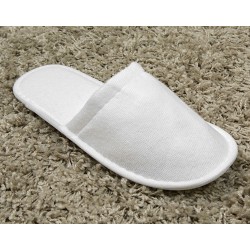 Παντόφλες κλειστές ξενοδοχειακού τύπου με πάχος σόλας 3mm σε λευκό χρώμα