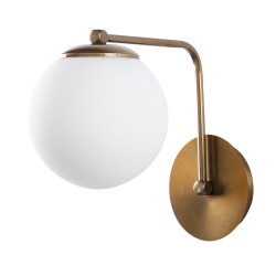 Απλίκα τοίχου μεταλλική σε χρυσό χρώμα διαστάσεων 15x26x22 cm.