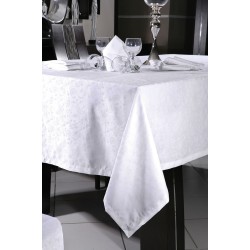 Τραπεζομάντηλο Art 8089 διαστάσεων 160x270cm σε χρώμα λευκό  Τραπεζομάντηλο Art 8089 διαστάσεων 160x270cm σε χρώμα λευκό