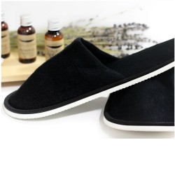 Παντόφλες πολυτελείας κλειστές διπλές πετσετέ ξενοδοχειακού τύπου με πάχος σόλας 5mm σε μαύρο χρώμα